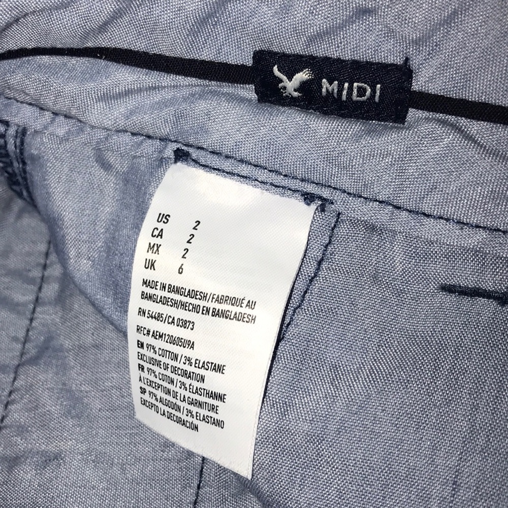 Shorts - Picture 2 of 3